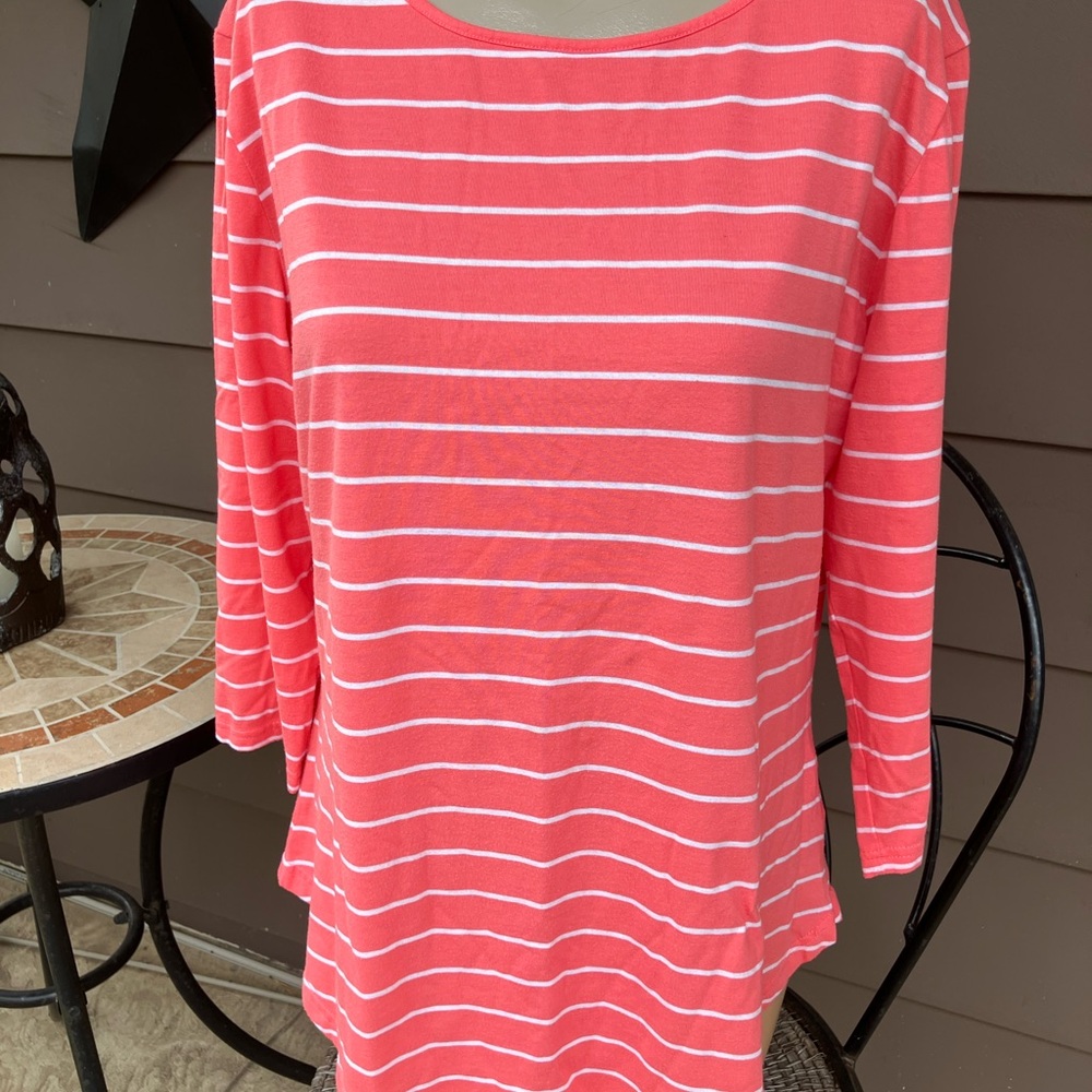 💥 3 for $15 Lee Women's Coral and White Striped Top
